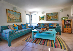 Charming Gallery Apartment Near Jaffa Port